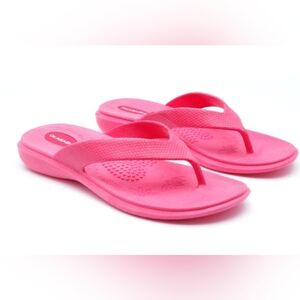 OKABASHI WOMEN'S MAUI FLIP-FLOP THONG SANDALS. HOT PINK. SIZE MEDIUM .= 6.5/7.5